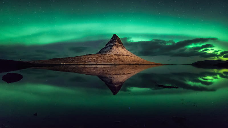 Aurora Borealis Iceland Kirkjufell Mountain Reflection On Water Under Green Sky With Stars Nature, HD wallpaper