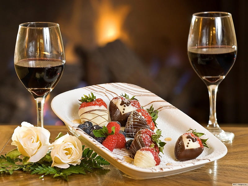 ✰Drinks Red Wine✰, festival, holidays, jolly, chocolate, fruits, desserts, seasons, greetings, foods, sweet, 2013, drinks red wine, love, flowers, strawberries, lovely, romantic, christmas, drinks, white roses, new year, cheer, winter, happy, red wine, festive, restaurant, celebrations, HD wallpaper