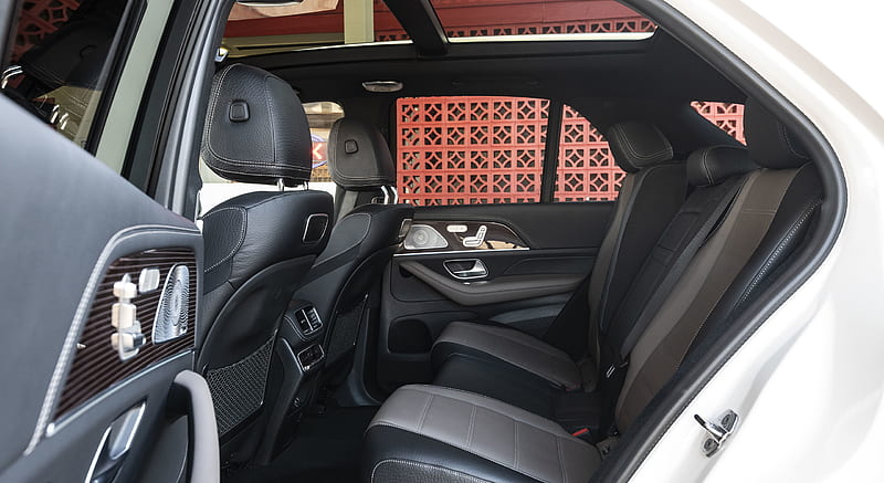 2020 Mercedes-Benz GLE 450 4MATIC (Color: Designo Diamond White Bright; US-Spec) - Interior, Rear Seats , car, HD wallpaper
