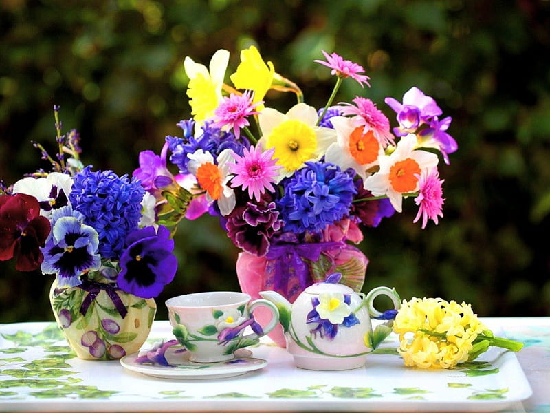 Tea outside, hyacinth, orange, daffodils, colors, yellow, tea, pansies, flowers, white, pink, blue, HD wallpaper