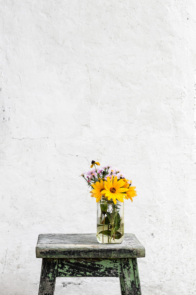 sunflower with clear glass vase on gray table, HD phone wallpaper