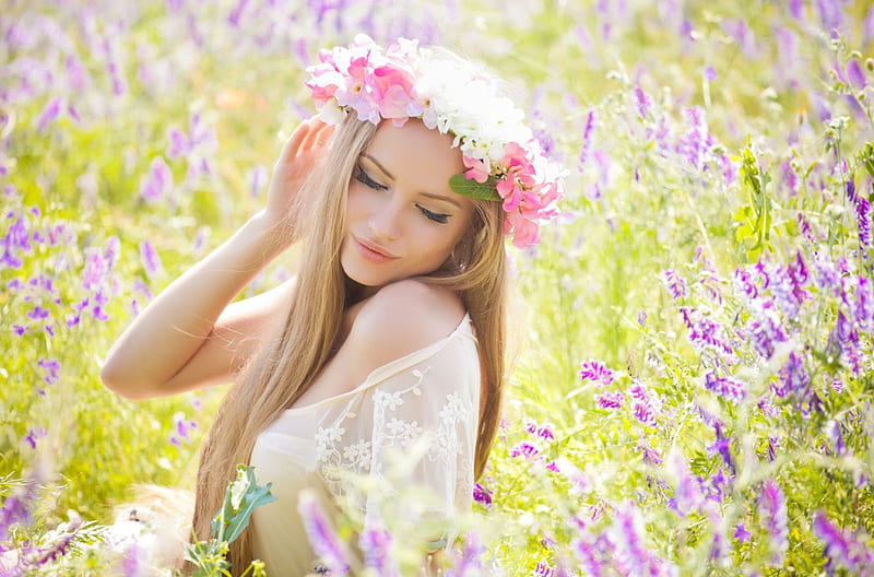 Peace and Nature, wreath, sunlight, flowers, beauty, field, women, HD wallpaper
