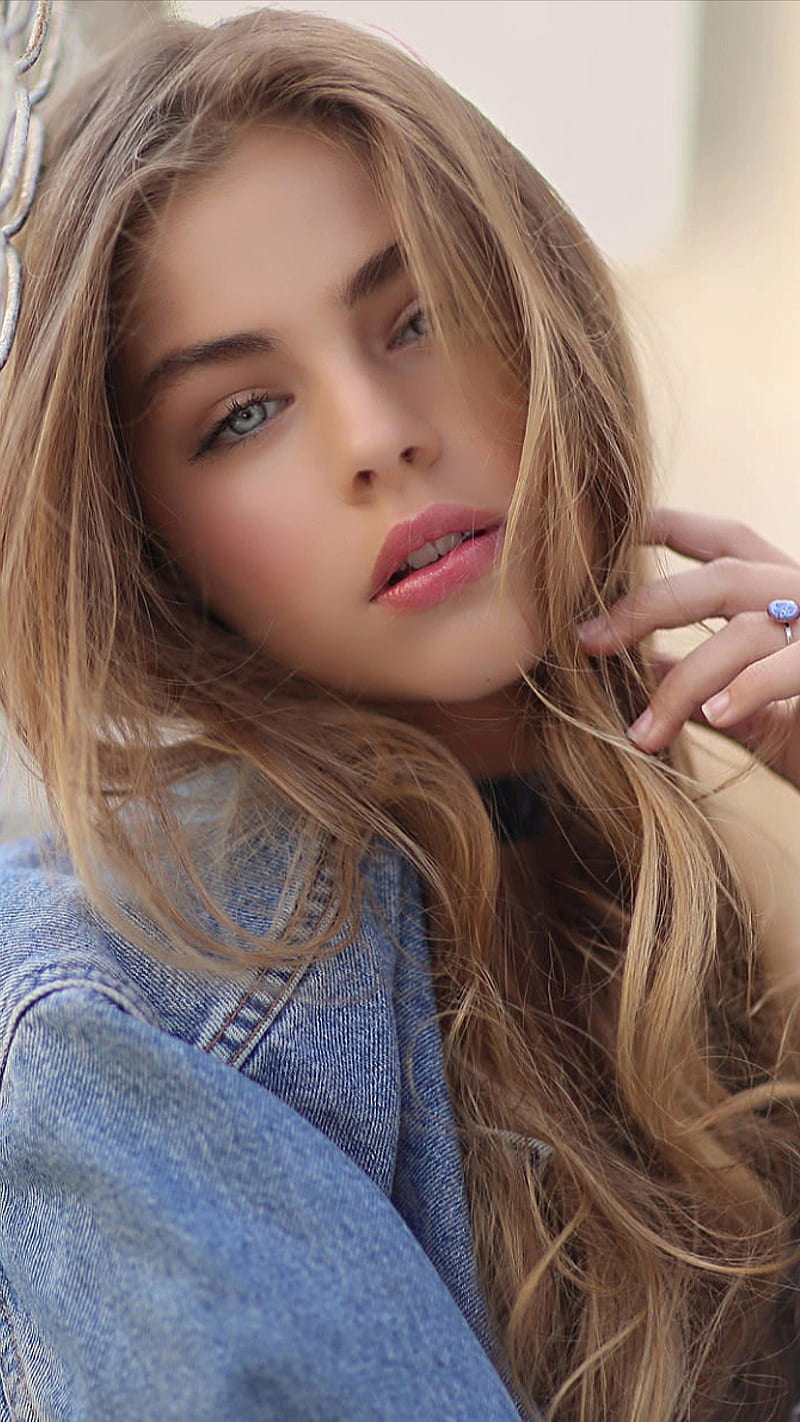 Pretty teen, beauty, blonde, blue eyes, face, girl, gorgeous, jeans, HD phone wallpaper Peakpx