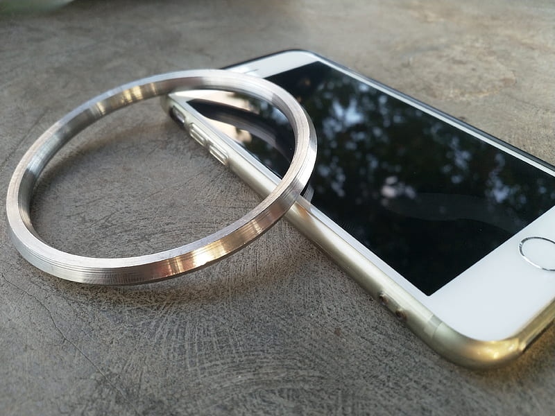 iPhone with bangle, HD wallpaper