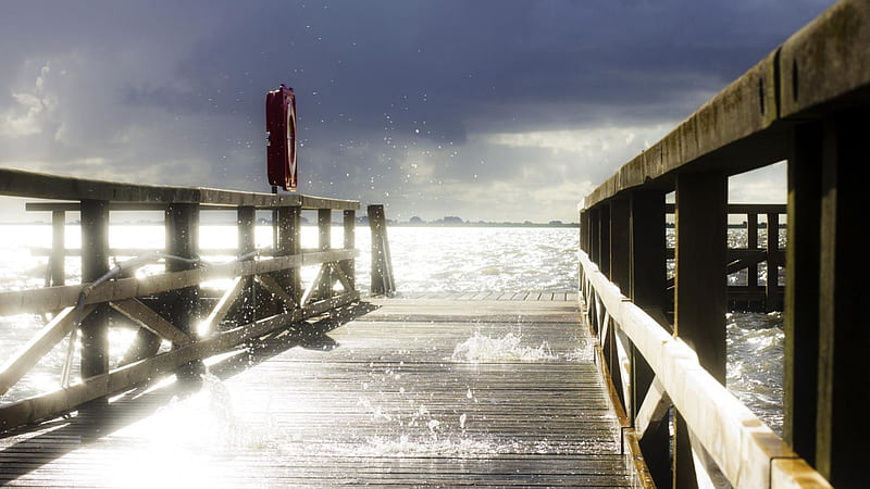 sea splashing through a wooden pier r, pier, r, clouds, wood, sea, HD wallpaper