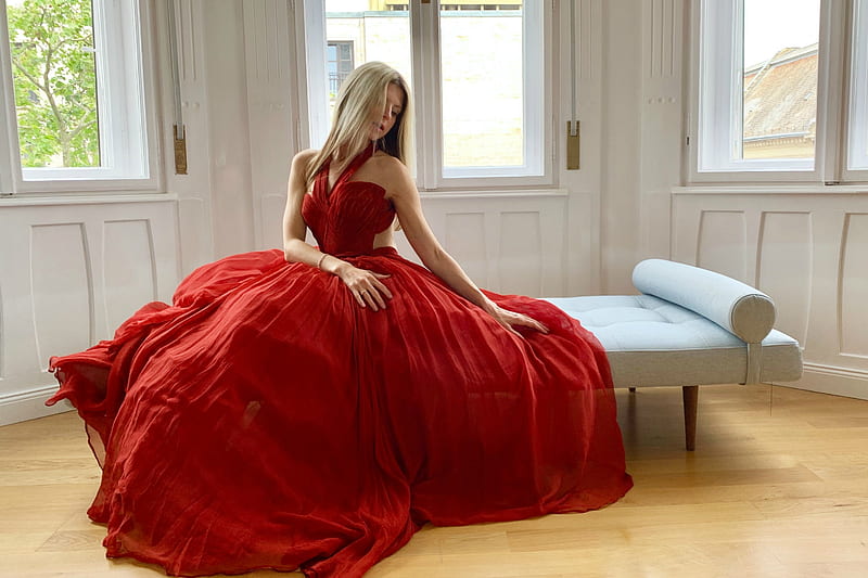Elegant in Red ~ Gina Gerson, red, brunette, dress, model, HD wallpaper