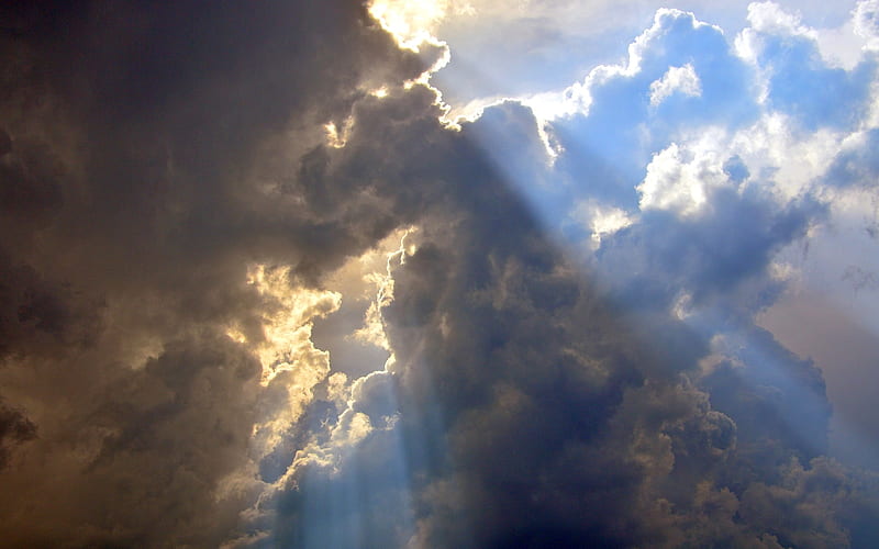 Sunbeams trough Clouds, sunbeams, nature, sky, clouds, HD wallpaper