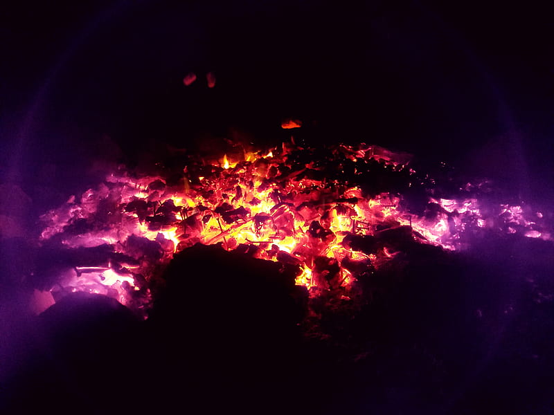 Simmering Fire, burnt my camera, campfire, glow, HD wallpaper
