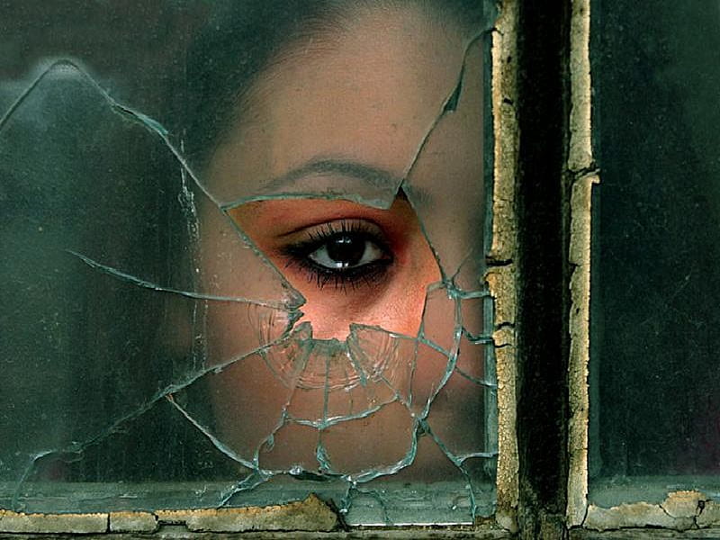 Broken Windows - Broken Lives, window, sadness, broken, eye, HD wallpaper
