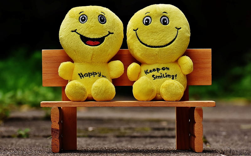Smilies on Bench, yellow, bench, funny, smilies, HD wallpaper