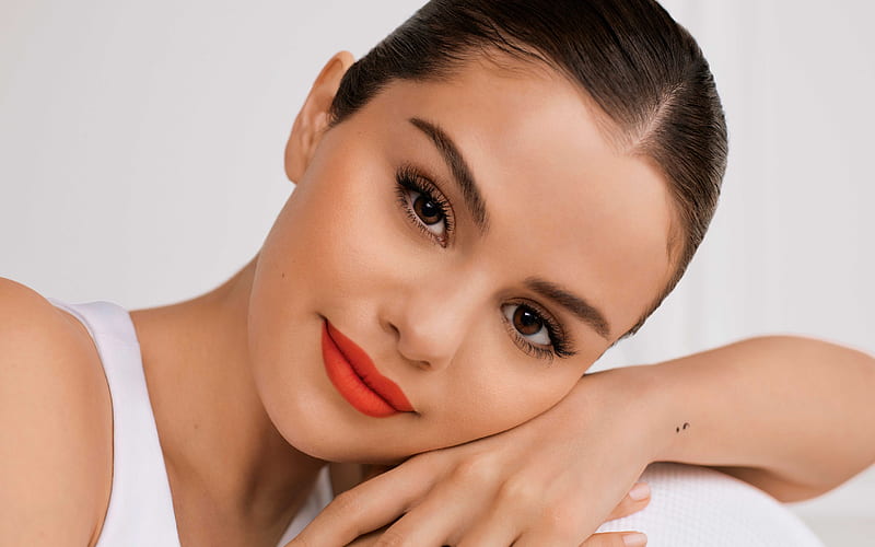 Selena Gomez, American singer, portrait, makeup, white dress, beautiful female eyes, hoot, HD wallpaper
