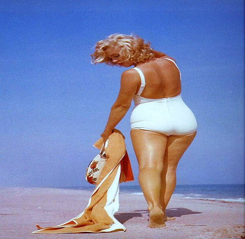 Marilyn the person, beach, sand, bathing suit, marilyn monroe, towel, HD wallpaper