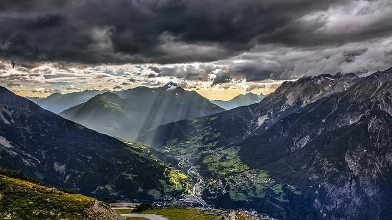sun rays over a beautiful austrian valley r, villages, mountains, sun rays, r, clouds, valley, HD wallpaper