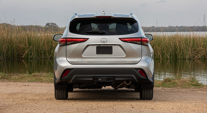 2020 Toyota Highlander XLE (Color: Silver Metallic) - Rear, car, HD ...