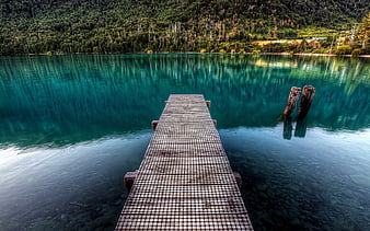 Hình ảnh về hồ nước xanh đẹp không chỉ đem lại sự yên bình, thư giãn mà còn mang lại cảm giác như đang được đắm mình trong không gian thiên nhiên tuyệt đẹp. Đừng bỏ lỡ cơ hội chiêm ngưỡng những cảnh đẹp nơi hồ nước xanh trong hình ảnh này.