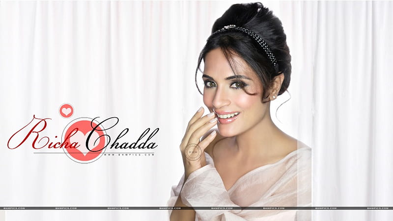 Richa Chadda Smiley Face, HD wallpaper