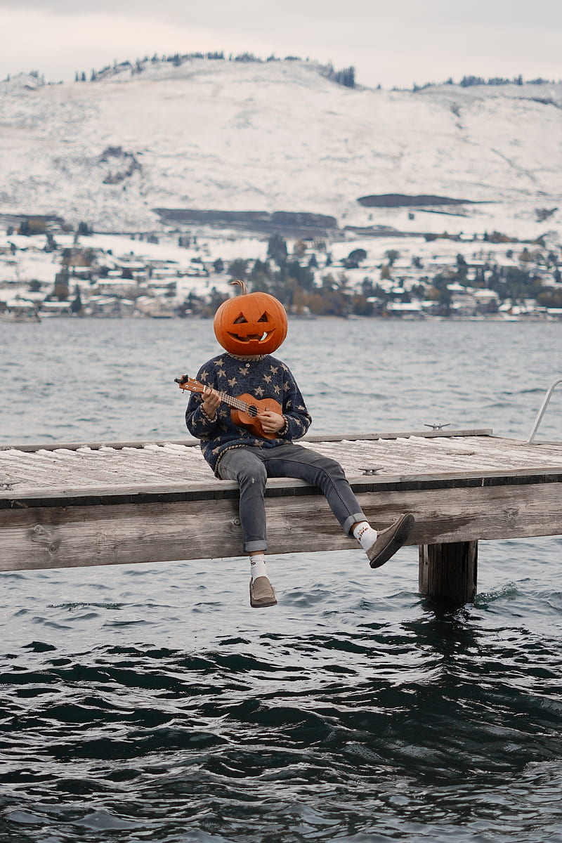 man, pumpkin, ukulele, halloween, funny, HD phone wallpaper