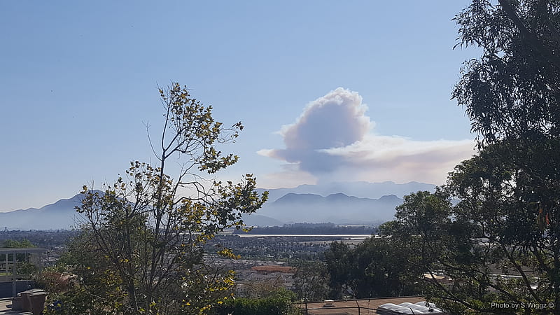 Woolsey Fire burning over Malibu, California, Malibu, Trees, California, Smoke, Sky, City, Woolsey, Fire, HD wallpaper