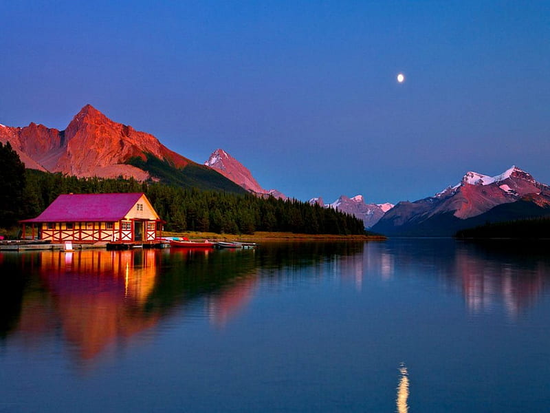 Lakeshore cabin, house, riverbank, shore, cottage, canoes, cabin, bonito, twilight, mountain, calm, boats, moon, peacreful, river, evening, reflection, blue, calmness, lonely, sky, lake, water, dark, moonlight, nature, lakeshore, HD wallpaper