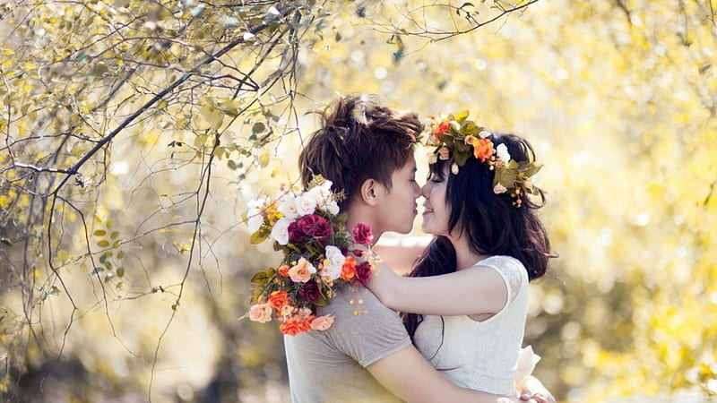 Couple Is Hugging Each Other Having Bouquet And Wreath Couple, HD wallpaper