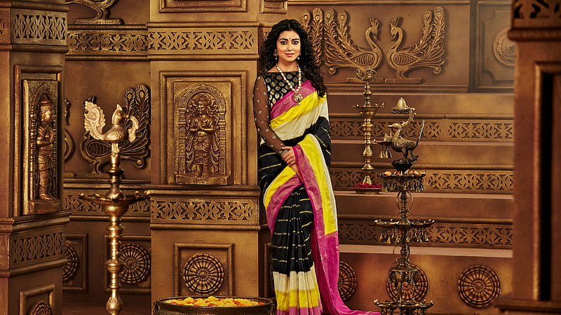 Shriya Saran Is Wearing Rose Orange Saree Standing In Temple Background  Girls, HD wallpaper | Peakpx