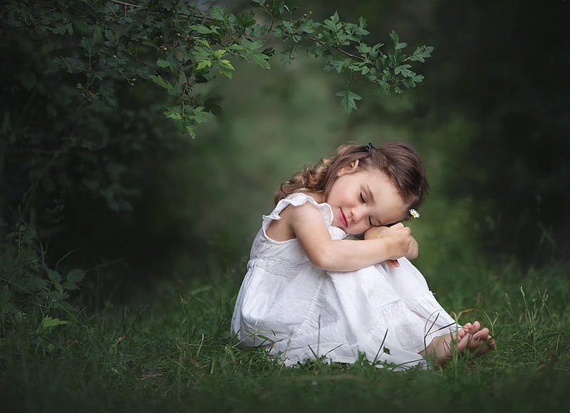 Little Girl, Girl, Child, Flower, Grass, HD wallpaper Little Girl, Girl, Child, Flower, Grass, HD wallpaper