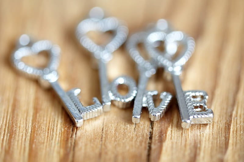 Keys of Lve, metal, keys, letters, love, sfocatura, corazones, HD wallpaper