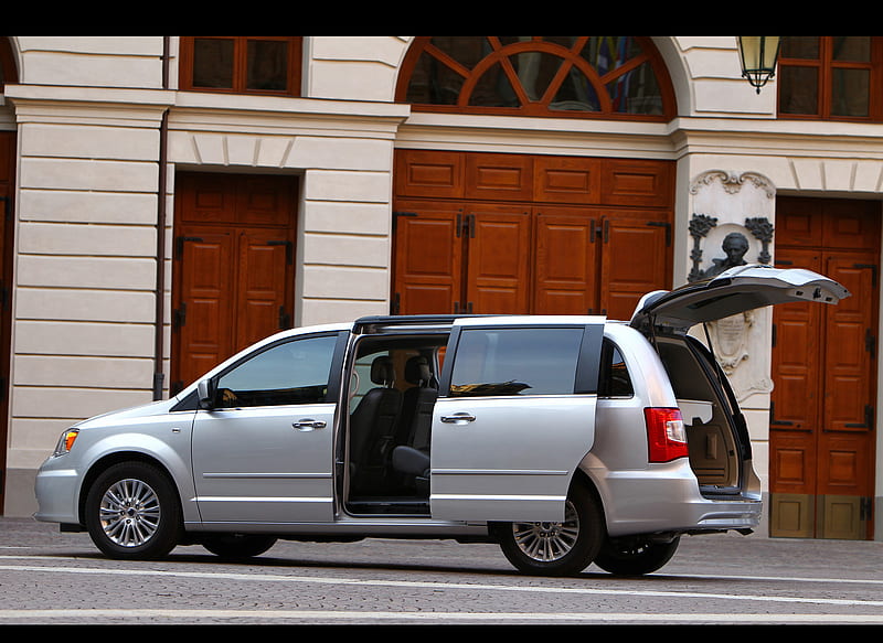 Lancia Voyager (2012) - open trunk lid and door - Side, car, HD wallpaper