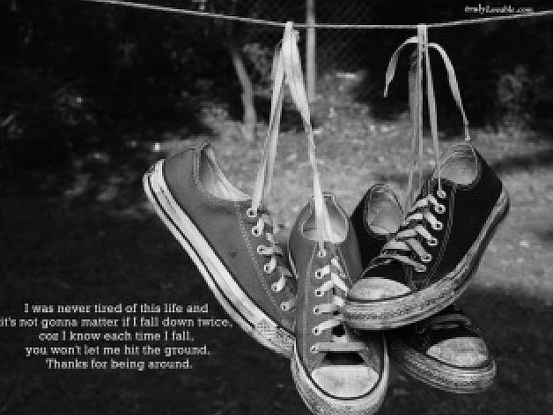 Thanks for being around..., pegs, sandshoes, friendship verse, clothes line, HD wallpaper