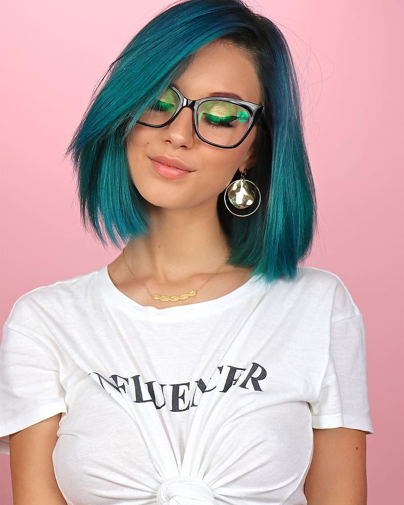 Stella Cini, model, glasses, portrait display, makeup, women, straight hair, green hair, T-shirt, HD phone wallpaper