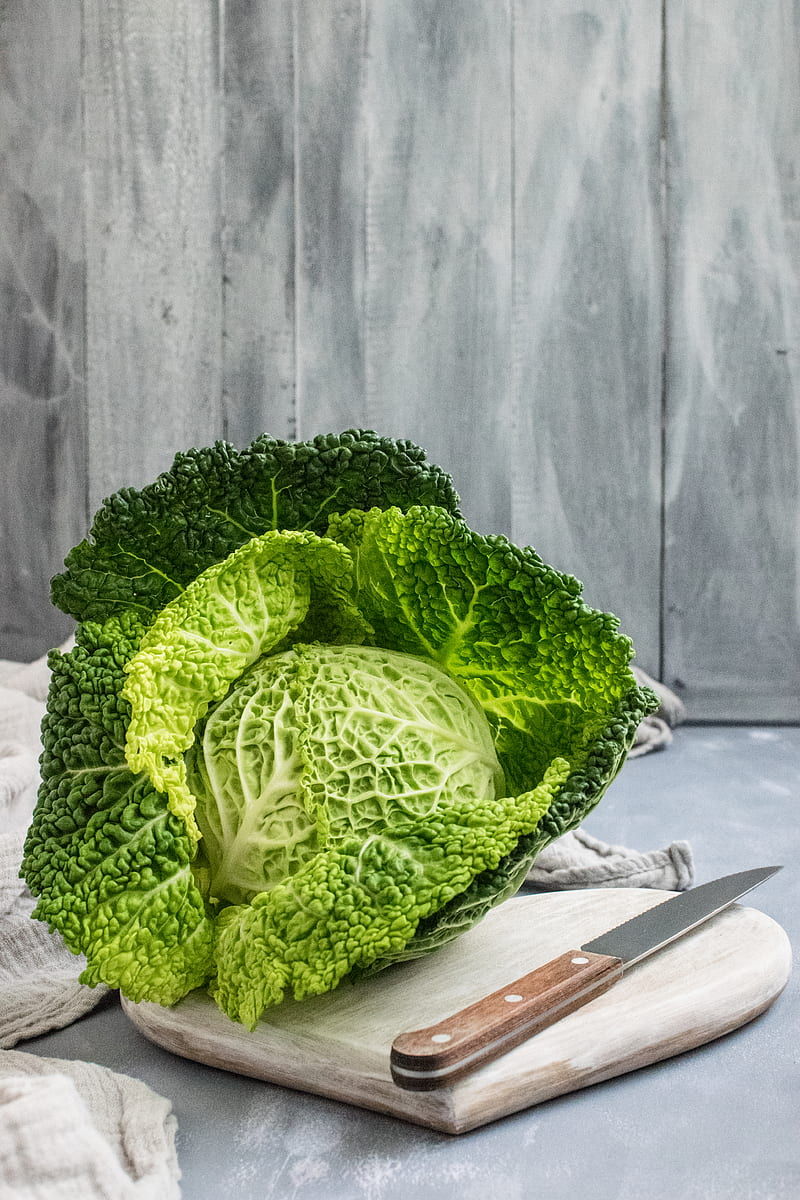 green cabbage on brown wooden chopping board, HD phone wallpaper