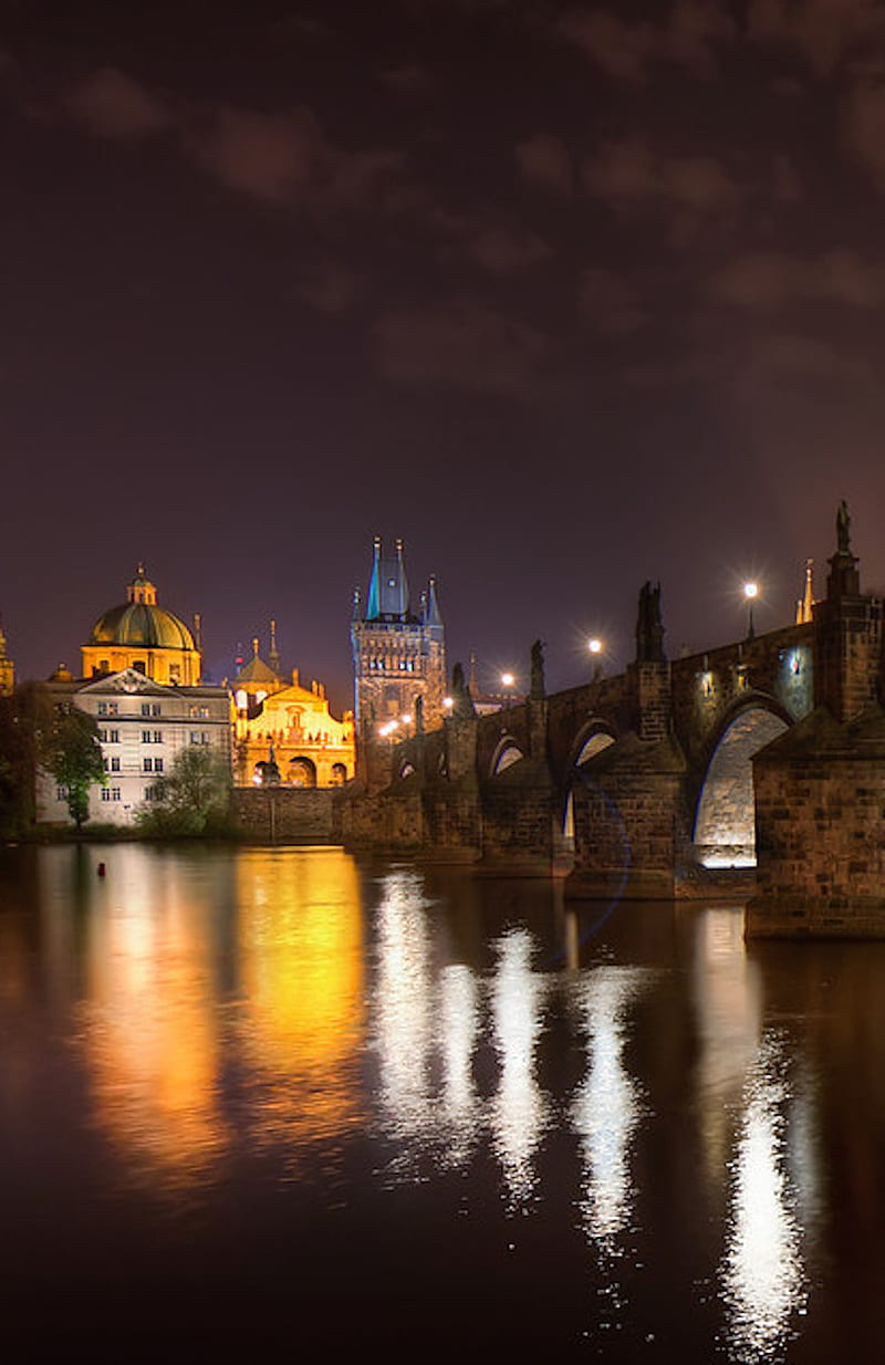 Praga, puente, noche, Fondo de pantalla de teléfono HD | Peakpx