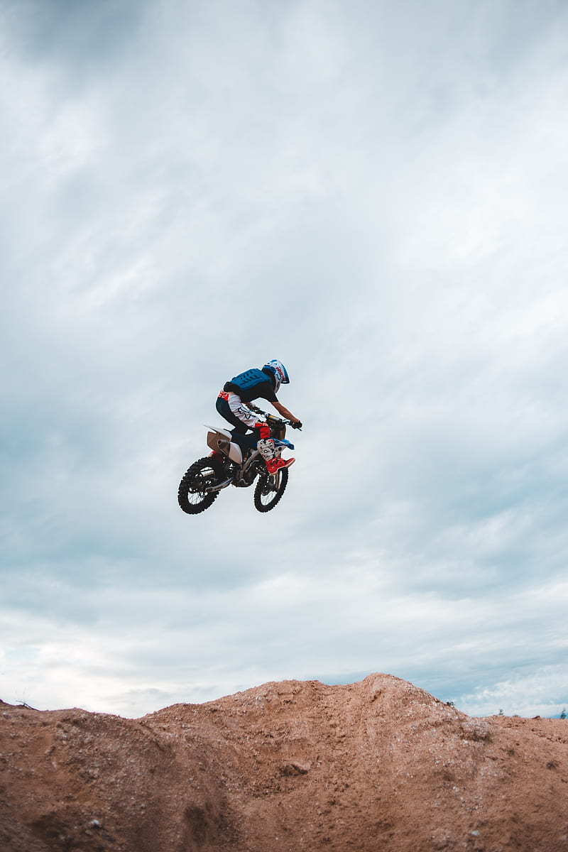 motorcycle, bike, motorcyclist, jump, trick, sand, HD phone wallpaper