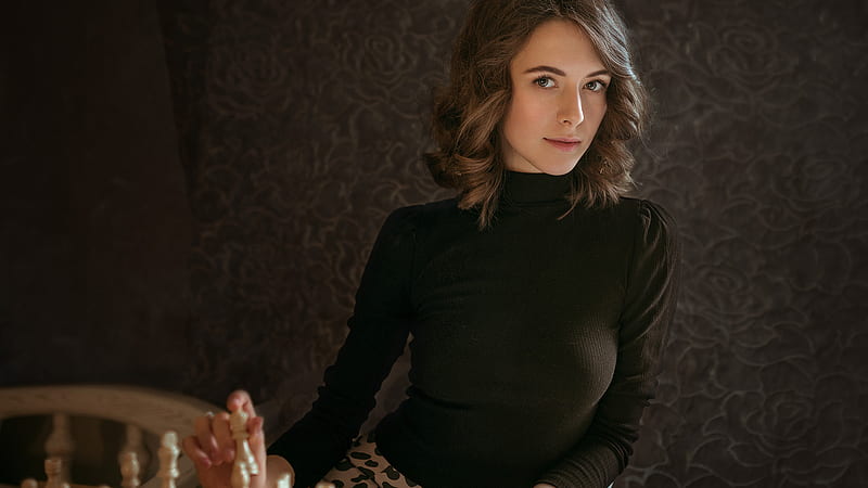 Black Dress Wearing Model Sitting In Front Of Chess Board Girl, HD wallpaper
