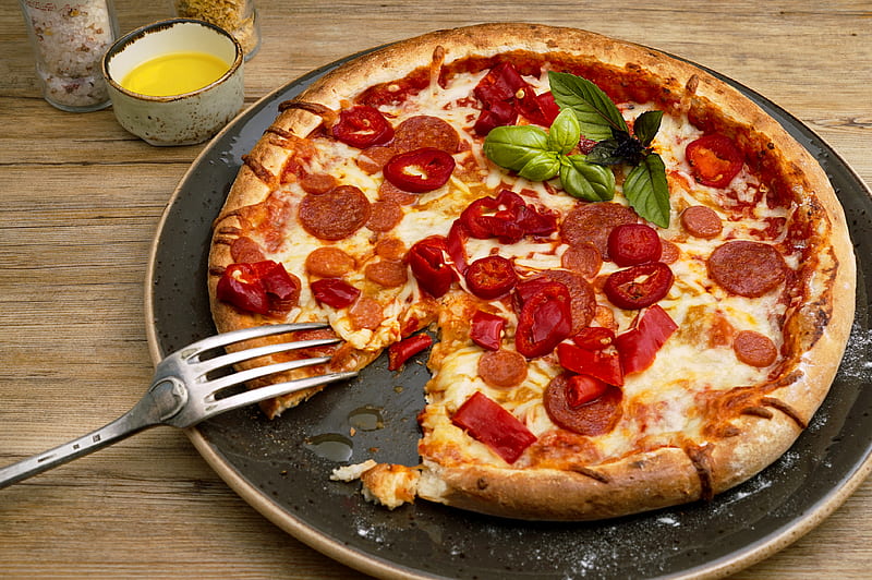 pepperoni pizza, HD wallpaper