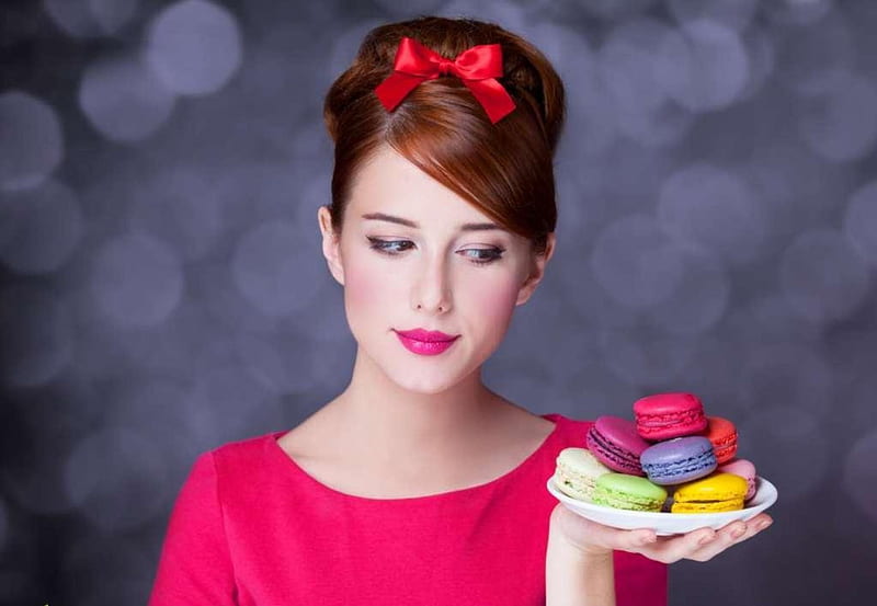 Girl with bow and macarons, colorful, female, model, macarons, bow, biscuits, lips, sweet, makeup, beauty, fashion, HD wallpaper