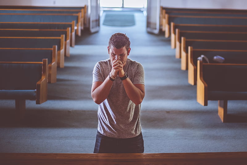 man standing near altar praying, HD wallpaper