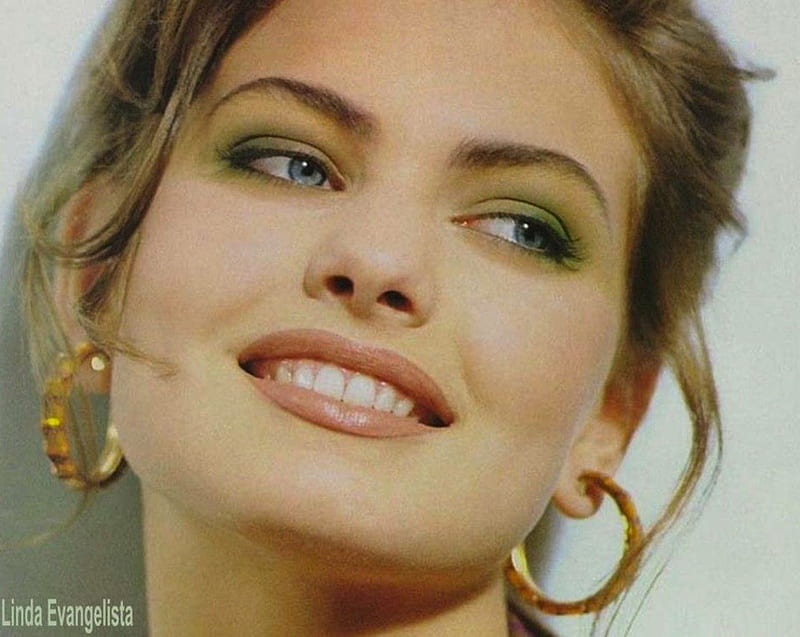 Linda Evangelista - pretty face, sensual, pretty, bonito, woman, graphy, young, supermodel, famous, beauty, face, celebrity, linda evangelista, sexy, smiling, 90s, earnings, fashion, HD wallpaper