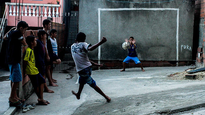 Urban Lens: Street Football in São Paulo, Brazil, HD wallpaper