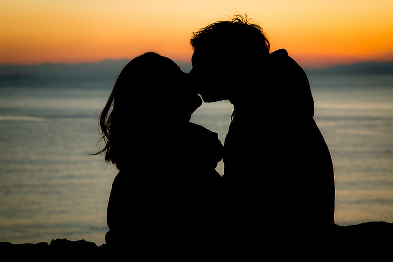couple, silhouettes, kiss, love, romance, dark, HD wallpaper
