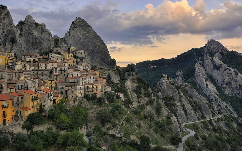 Kastelmetstsano, town in mountains, Italy, mountains, sunset, HD wallpaper