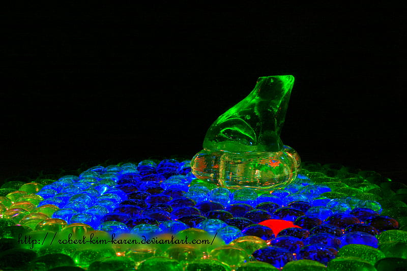 Glass Prince, frog, glass, glow, lighting, green, prince, blue, HD wallpaper