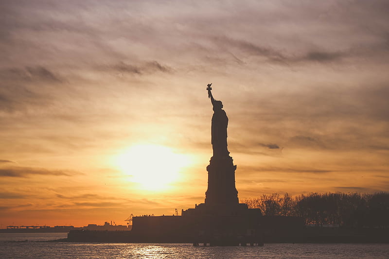 silhouette of Statue of Liberty during golden hour, HD wallpaper