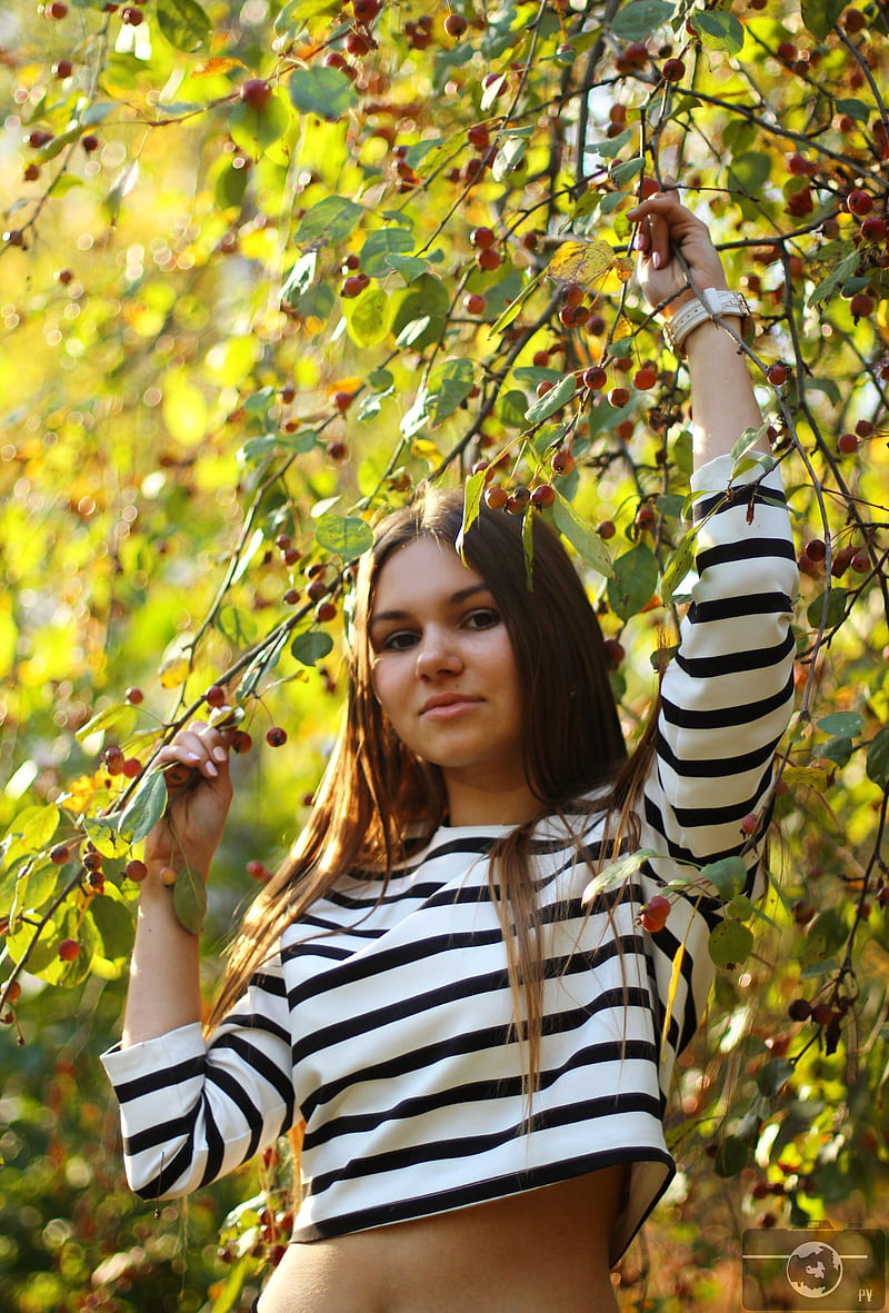 Vitaly Plyaskin, women, leaves, women outdoors, striped tops, crop top, HD phone wallpaper