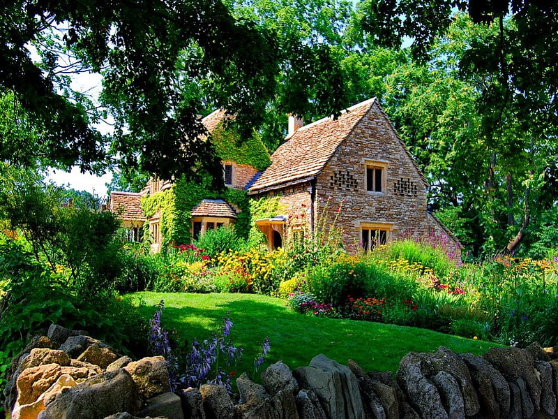 Thưởng thức hình ảnh ngôi nhà làng xanh ngay bây giờ để khám phá những khoảnh khắc tuyệt vời của cuộc sống đơn giản và gần gũi với thiên nhiên. Cảnh quan xanh tươi sẽ khiến bạn cảm thấy thư thái và cân bằng tinh thần.