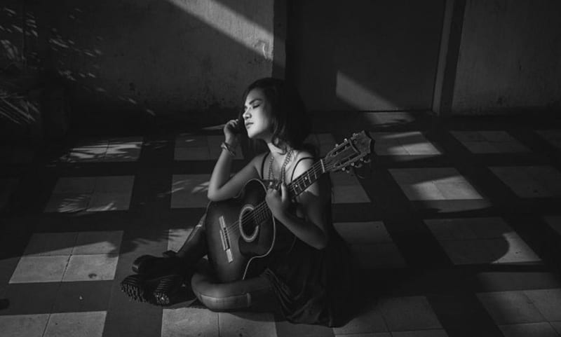 PLAY my Song., WOMAN, PLAY, GUITAR, SONG, HD wallpaper | Peakpx