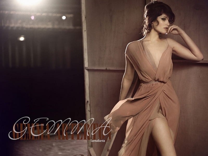Bond Girl Gemma Arterton, doorway, long dress, Gemma, bright light, HD wallpaper