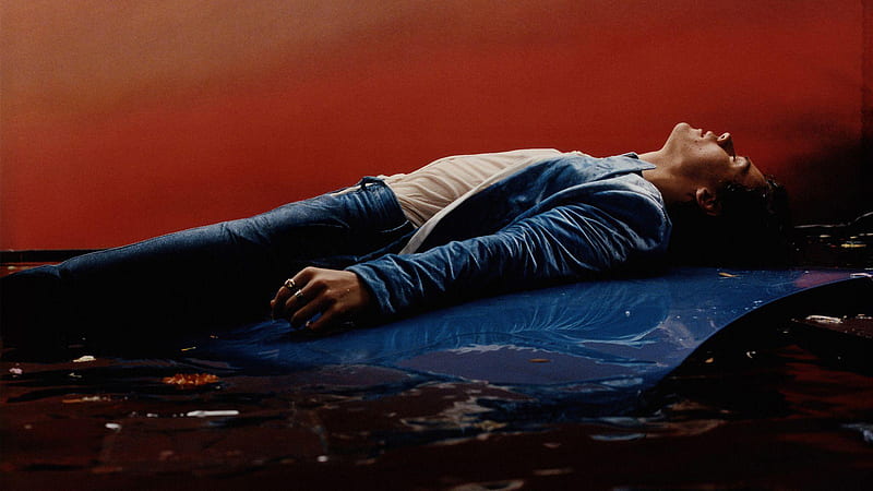 Harry Styles Is Lying Down On Water Wearing Blue White Dress Harry Styles, HD wallpaper