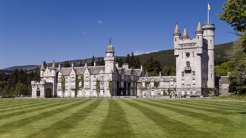 A brief history of Balmoral Castle - the Queen's Scottish home and summer retreat, HD wallpaper