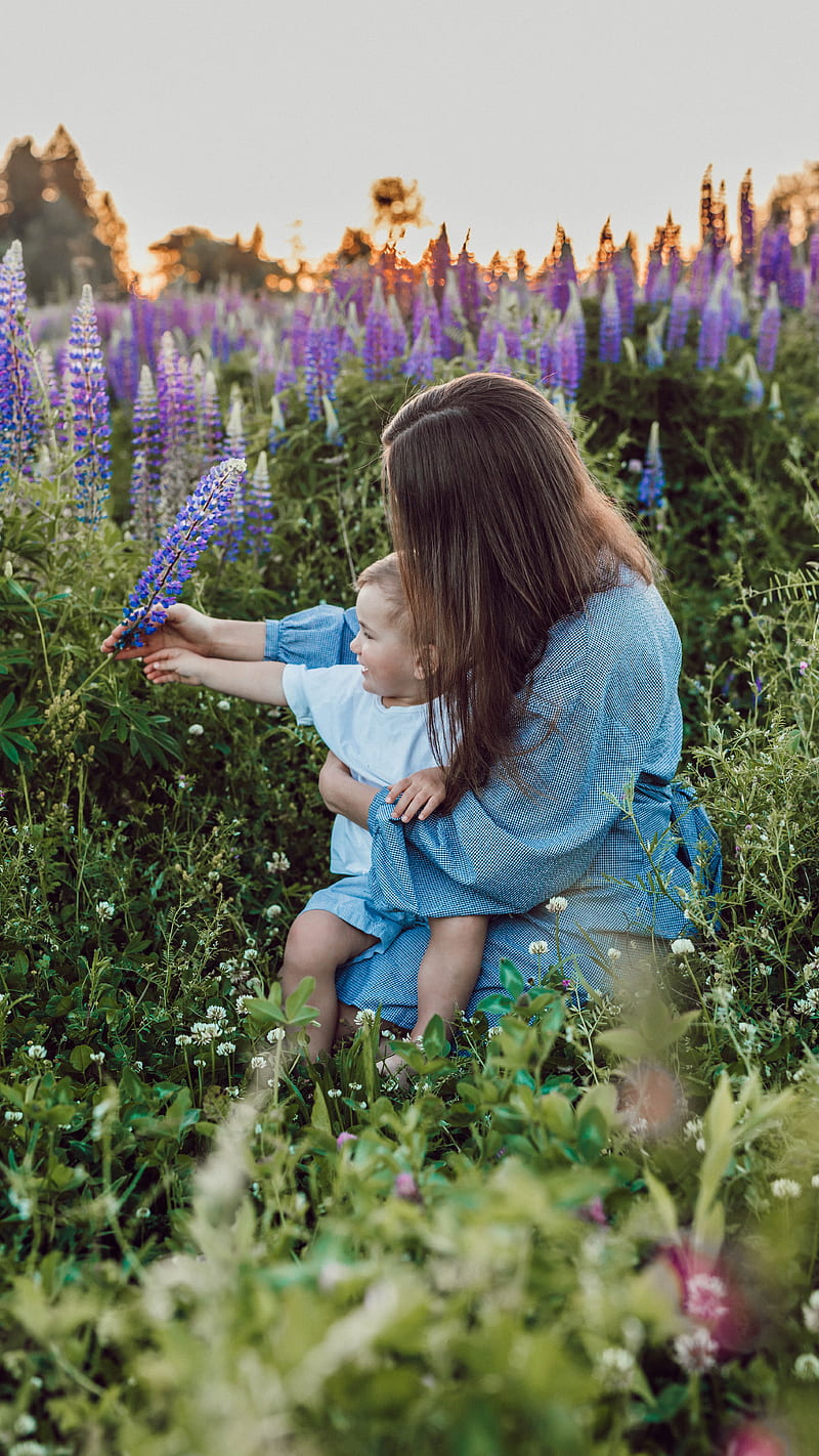 Mother Son in garden , flowers, nature, mom, parenting, HD phone wallpaper